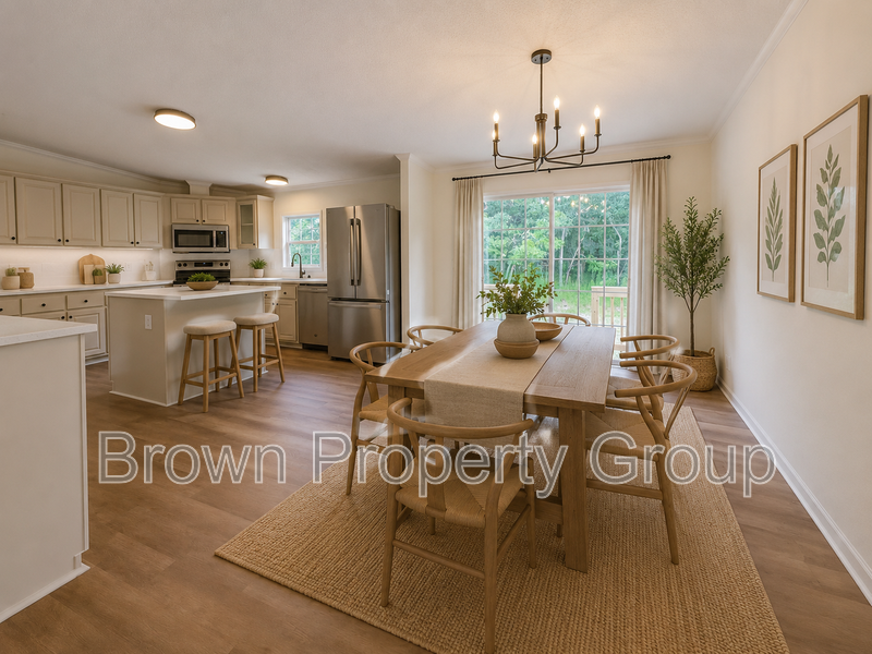 4 Bedroom, 2 Bathroom: Pets Allowed! property image
