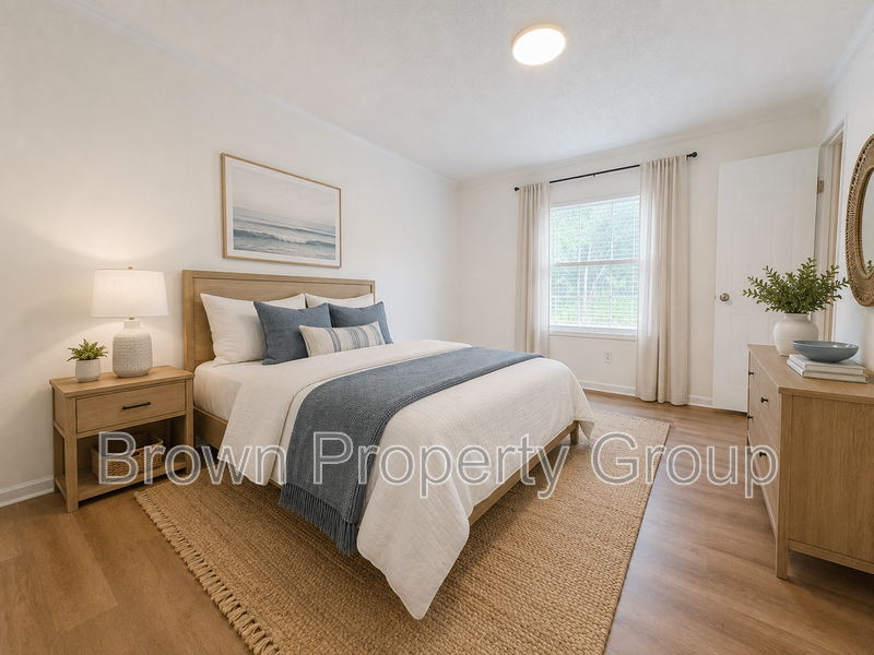 4 Bedroom, 2 Bathroom: Pets Allowed! property image