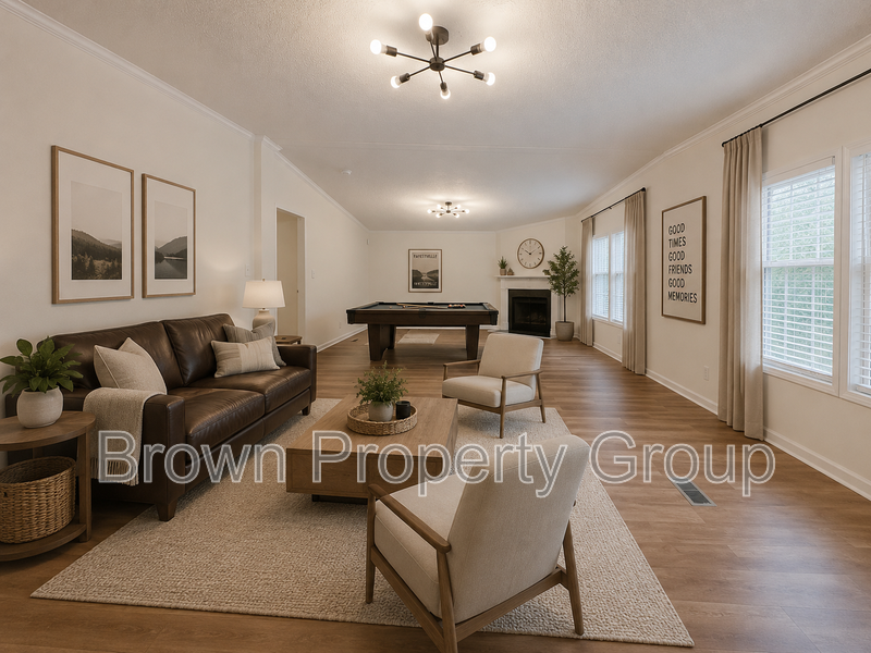 4 Bedroom, 2 Bathroom: Pets Allowed! property image