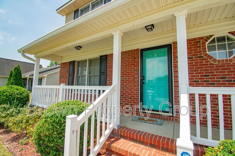 Coming Soon! 3 Bedroom 2.5 Bathroom- Large Fenced Yard Pets Okay! property image
