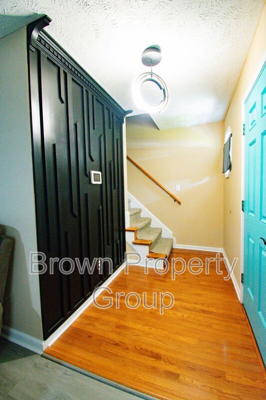 Coming Soon! 3 Bedroom 2.5 Bathroom- Large Fenced Yard Pets Okay! property image