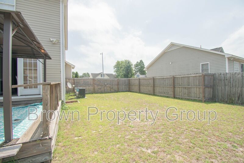 Coming Soon! 3 Bedroom 2.5 Bathroom- Large Fenced Yard Pets Okay! property image