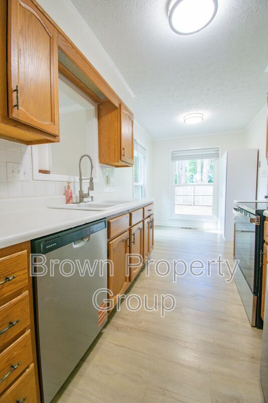 Coming Soon! Remodeled 3 Bedroom 2 Bathroom Home - Pets Allowed! property image
