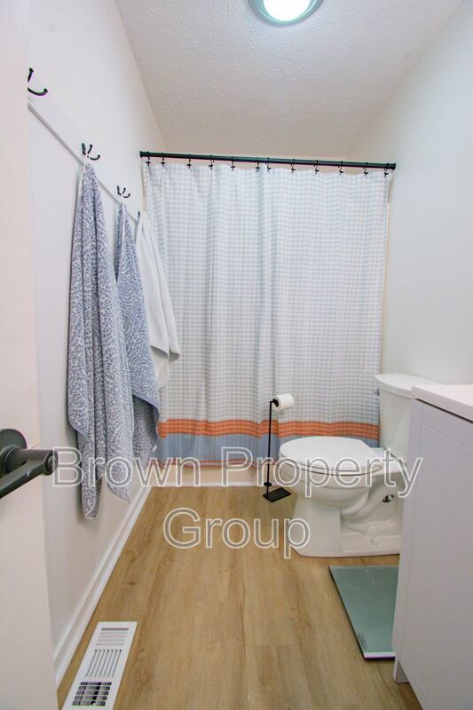 Coming Soon! Remodeled 3 Bedroom 2 Bathroom Home - Pets Allowed! property image