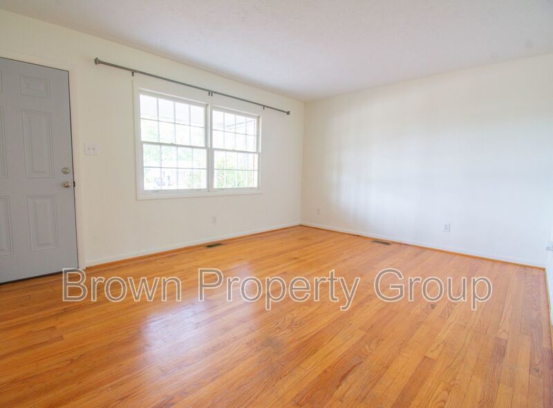 3 Bedroom 2 Bathroom With A Pool! property image