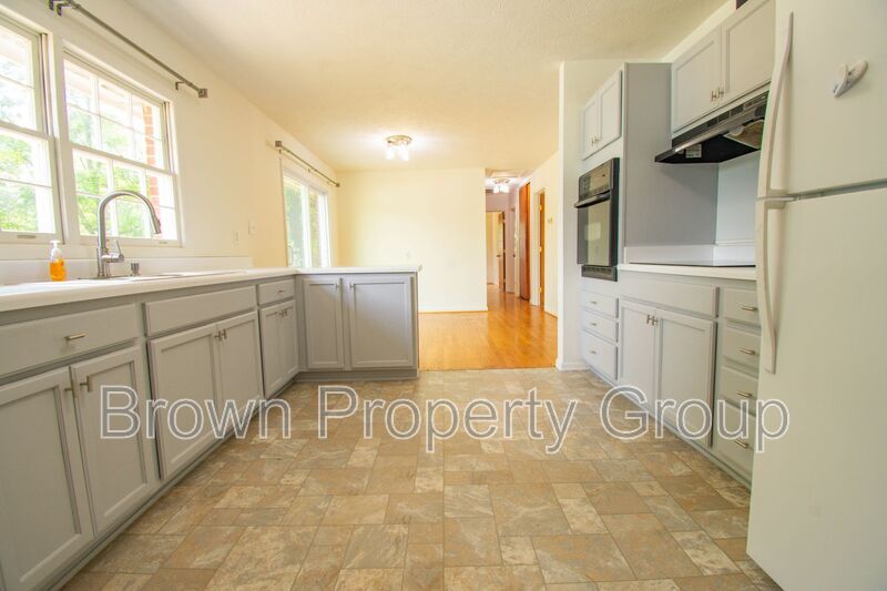 3 Bedroom 2 Bathroom With A Pool! property image