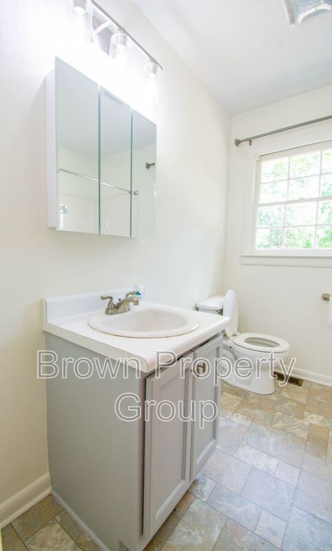 3 Bedroom 2 Bathroom With A Pool! property image