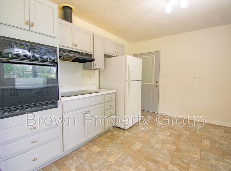 3 Bedroom 2 Bathroom With A Pool! property image