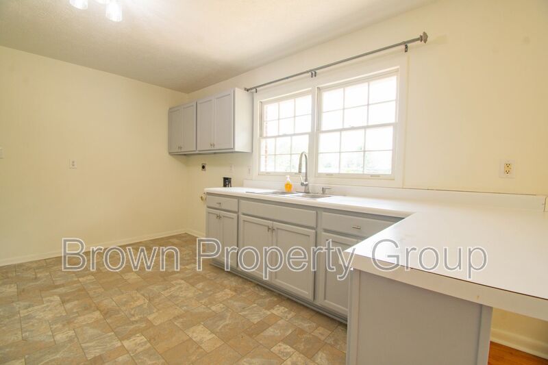 3 Bedroom 2 Bathroom With A Pool! property image