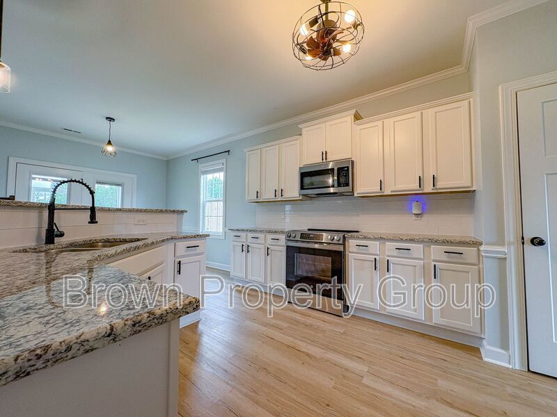 ✨ NEED MORE SPACE? THIS 5-BEDROOM HOME HAS IT ALL! property image