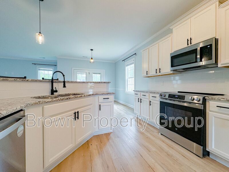 ✨ NEED MORE SPACE? THIS 5-BEDROOM HOME HAS IT ALL! property image