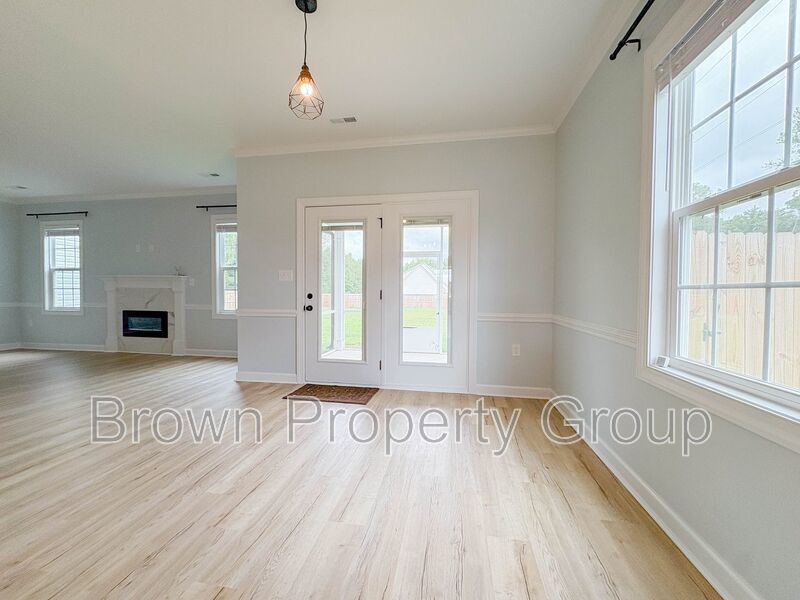 ✨ NEED MORE SPACE? THIS 5-BEDROOM HOME HAS IT ALL! property image