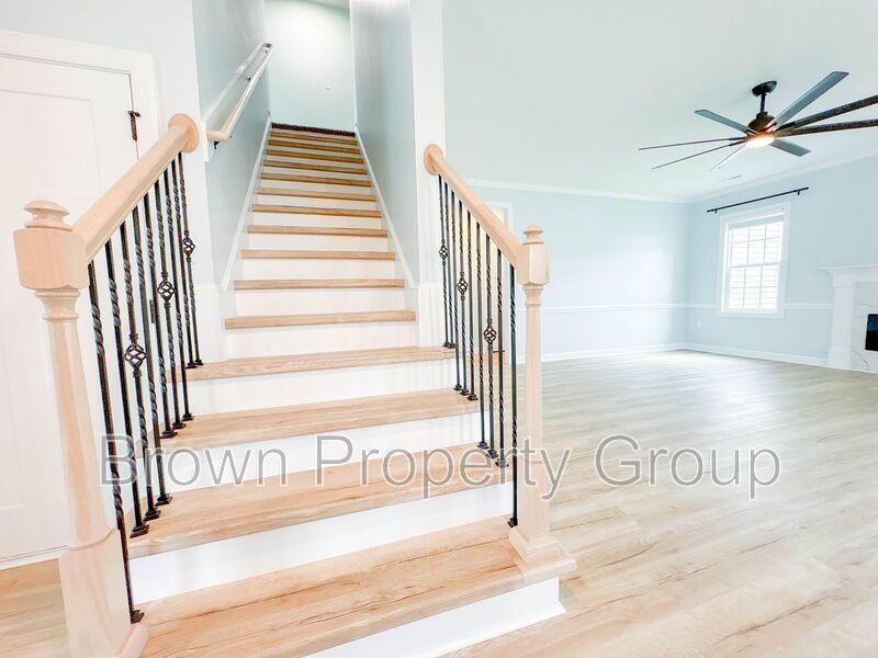 ✨ NEED MORE SPACE? THIS 5-BEDROOM HOME HAS IT ALL! property image