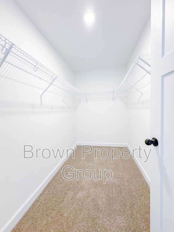 ✨ NEED MORE SPACE? THIS 5-BEDROOM HOME HAS IT ALL! property image