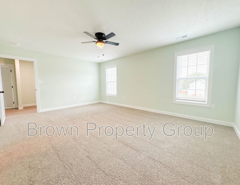 ✨ NEED MORE SPACE? THIS 5-BEDROOM HOME HAS IT ALL! property image