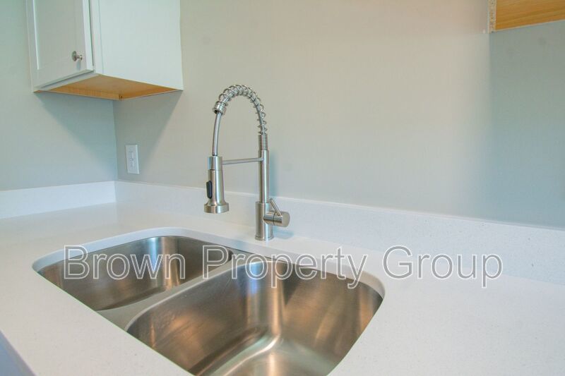 Fully Remodeled 3 Bedroom 2 Bathroom Home! property image