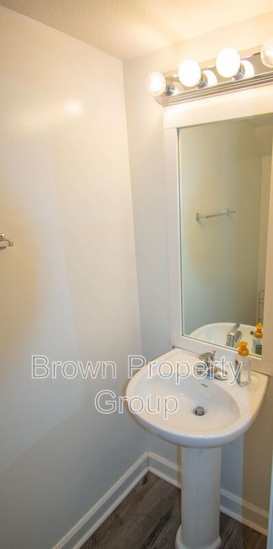 2 Bedroom 2 Bathroom Townhome- Pets Allowed! property image