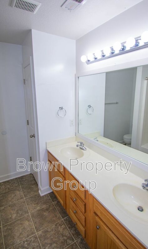 2 Bedroom 2 Bathroom Townhome- Pets Allowed! property image