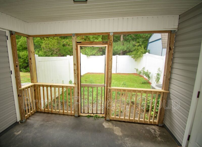 2 Bedroom 2 Bathroom Townhome- Pets Allowed! property image