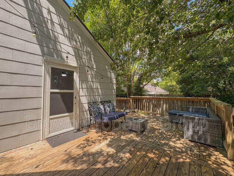 2 Bedroom 1 Bathroom- Small Pets Okay! Located in Haymount property image