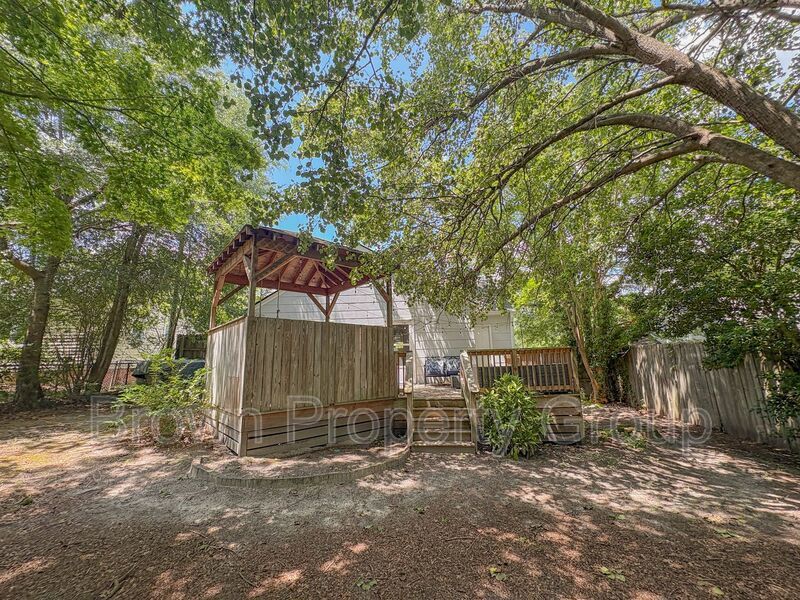 2 Bedroom 1 Bathroom- Small Pets Okay! Located in Haymount property image