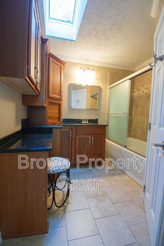 Price Reduction- Near Methodist University & Interstate 295 for quick commute anywhere property image