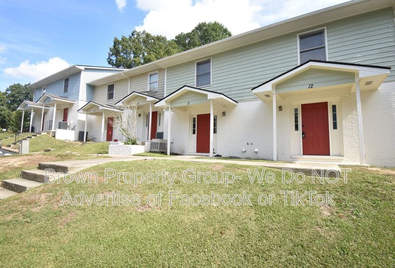 Coming Soon! Wickford Court Apartments- Quiet Neighborhood Apartment Living property image