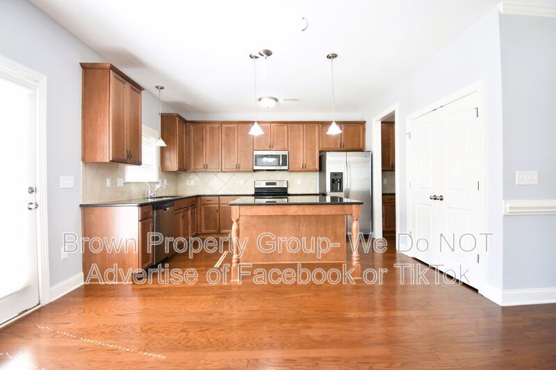 Coming Soon: 4 Bedroom 3 Bathroom- Small Dogs Allowed property image