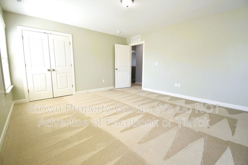Coming Soon: 4 Bedroom 3 Bathroom- Small Dogs Allowed property image