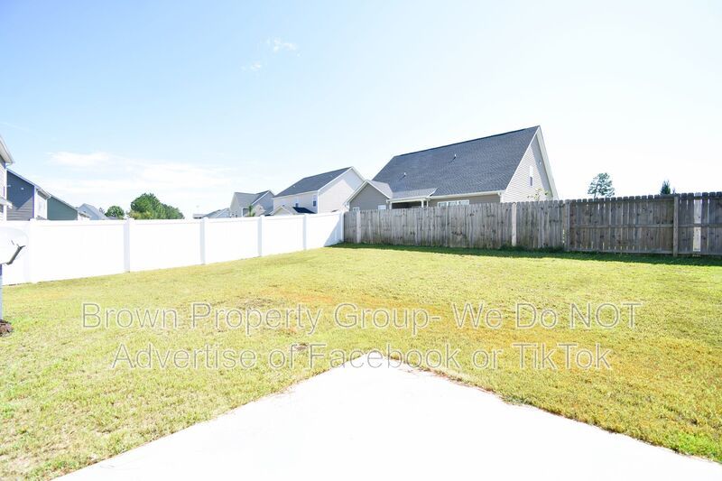 Coming Soon: 4 Bedroom 3 Bathroom- Small Dogs Allowed property image