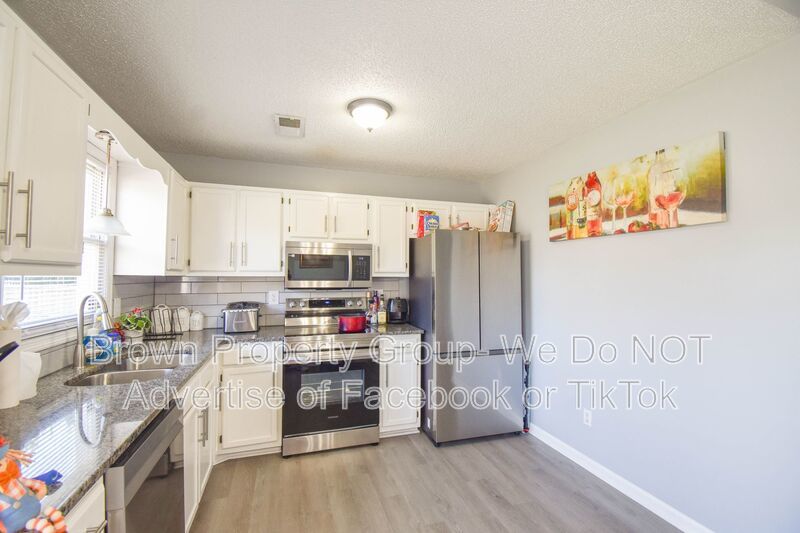 Price Reduced-2 Weeks Free Rent- 3 Bedroom 2 Bathroom- Pets Considered property image
