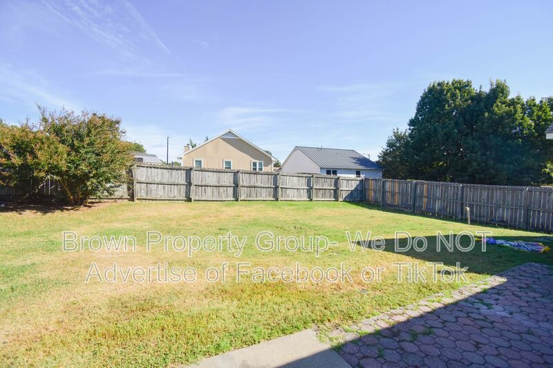 Price Reduced-2 Weeks Free Rent- 3 Bedroom 2 Bathroom- Pets Considered property image