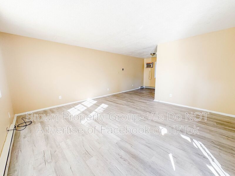2 Bedroom 1 Bathroom Townhome- Small Pets Allowed property image