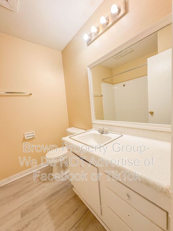 2 Bedroom 1 Bathroom Townhome- Small Pets Allowed property image