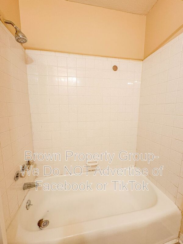 2 Bedroom 1 Bathroom Townhome- Small Pets Allowed property image
