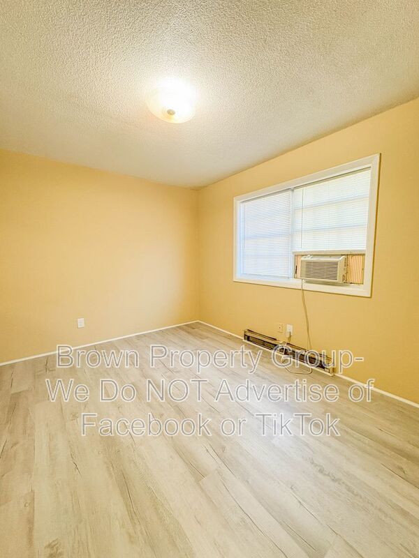 2 Bedroom 1 Bathroom Townhome- Small Pets Allowed property image