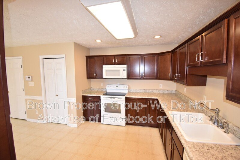3 Bedroom and 2 Bath- Bonus Room (No Pets) property image