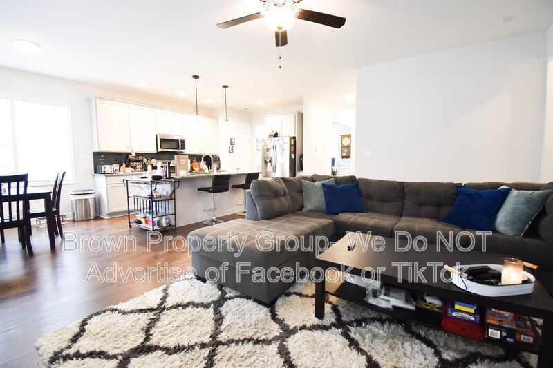 Coming Soon~ 5 Bedroom 3.5 Bathroom property image