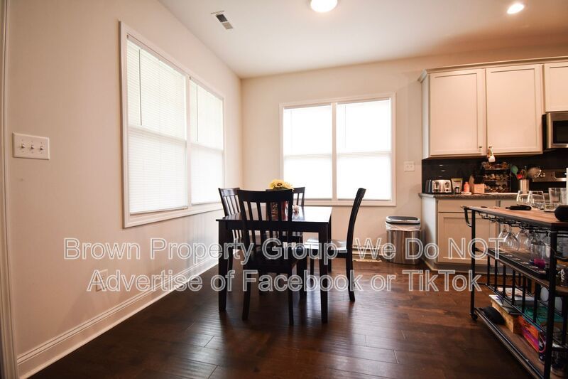 Coming Soon~ 5 Bedroom 3.5 Bathroom property image