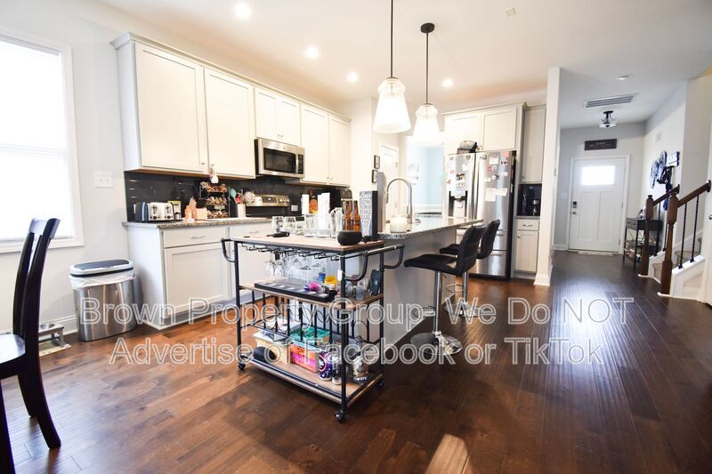 Coming Soon~ 5 Bedroom 3.5 Bathroom property image