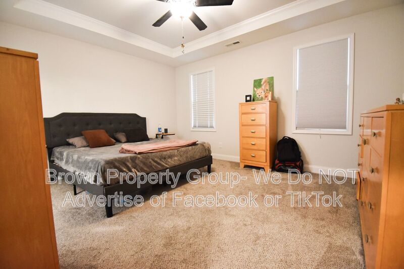 Coming Soon~ 5 Bedroom 3.5 Bathroom property image