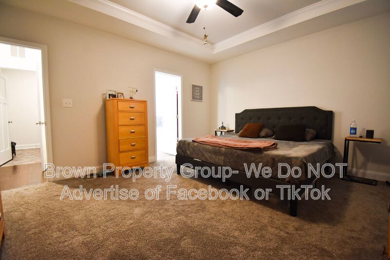 Coming Soon~ 5 Bedroom 3.5 Bathroom property image