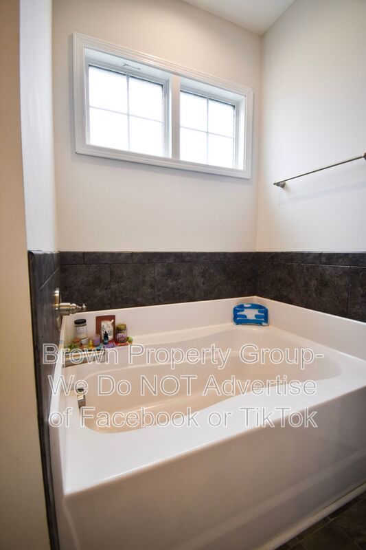 Coming Soon~ 5 Bedroom 3.5 Bathroom property image