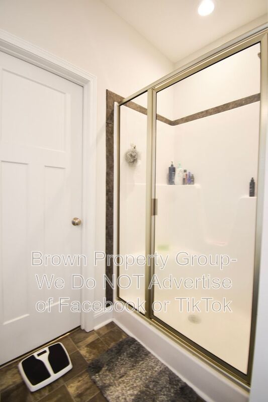 Coming Soon~ 5 Bedroom 3.5 Bathroom property image