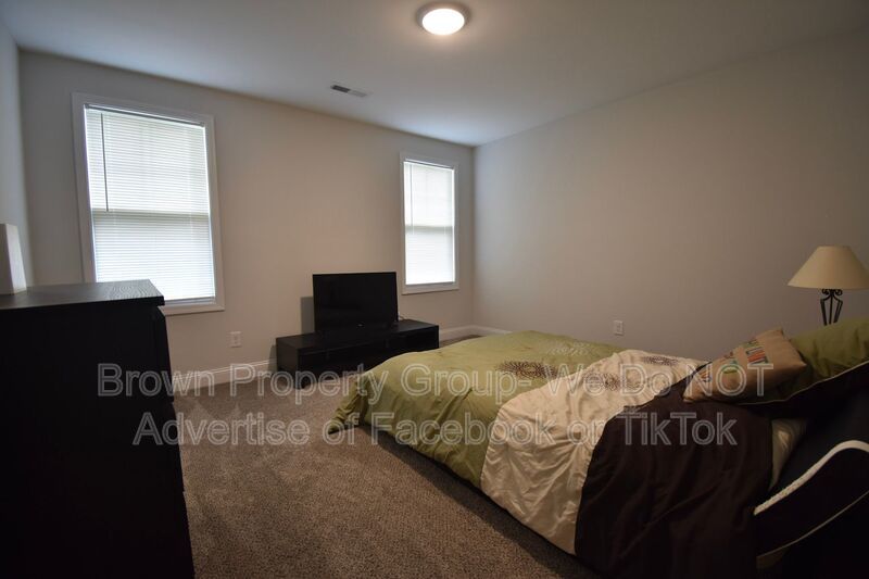 Coming Soon~ 5 Bedroom 3.5 Bathroom property image