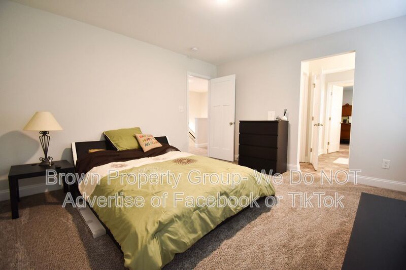 Coming Soon~ 5 Bedroom 3.5 Bathroom property image
