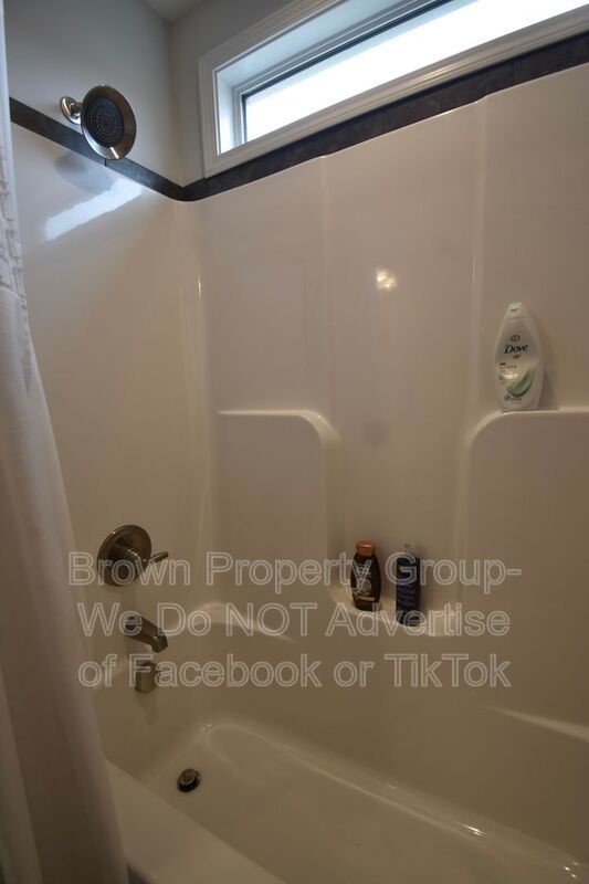 Coming Soon~ 5 Bedroom 3.5 Bathroom property image