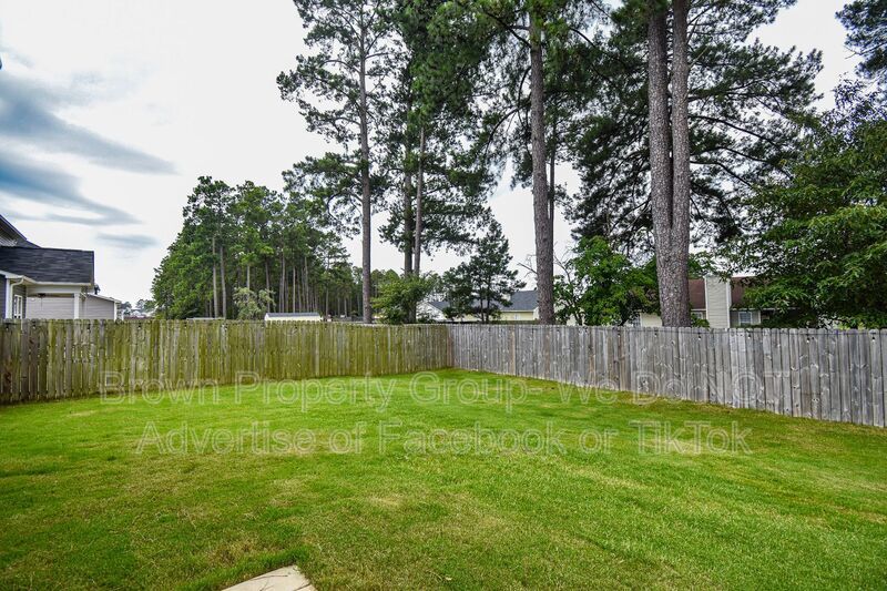 Coming Soon~ 5 Bedroom 3.5 Bathroom property image