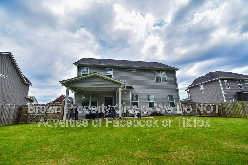 Coming Soon~ 5 Bedroom 3.5 Bathroom property image
