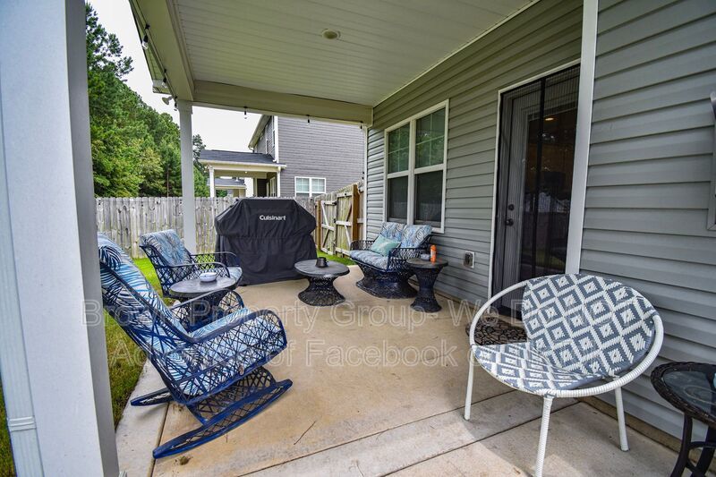 Coming Soon~ 5 Bedroom 3.5 Bathroom property image